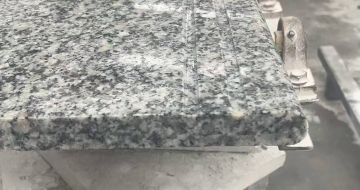 双鸭山芝麻白楼梯踏步 芙蓉白
