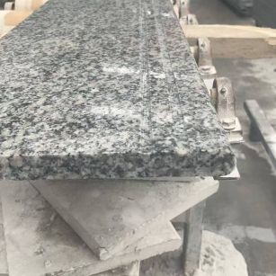 双鸭山芝麻白楼梯踏步 芙蓉白