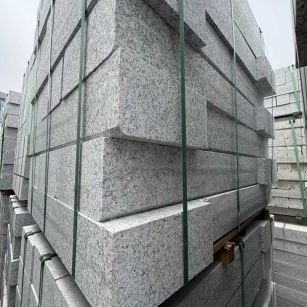 双鸭山芝麻白路牙石 马路牙子