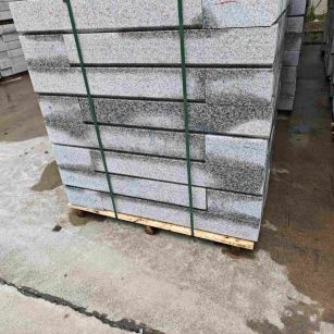 双鸭山芙蓉白路牙石，马路牙子