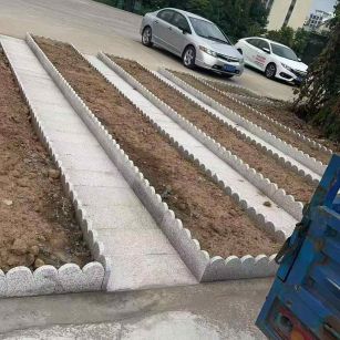 双鸭山芝麻白花边石