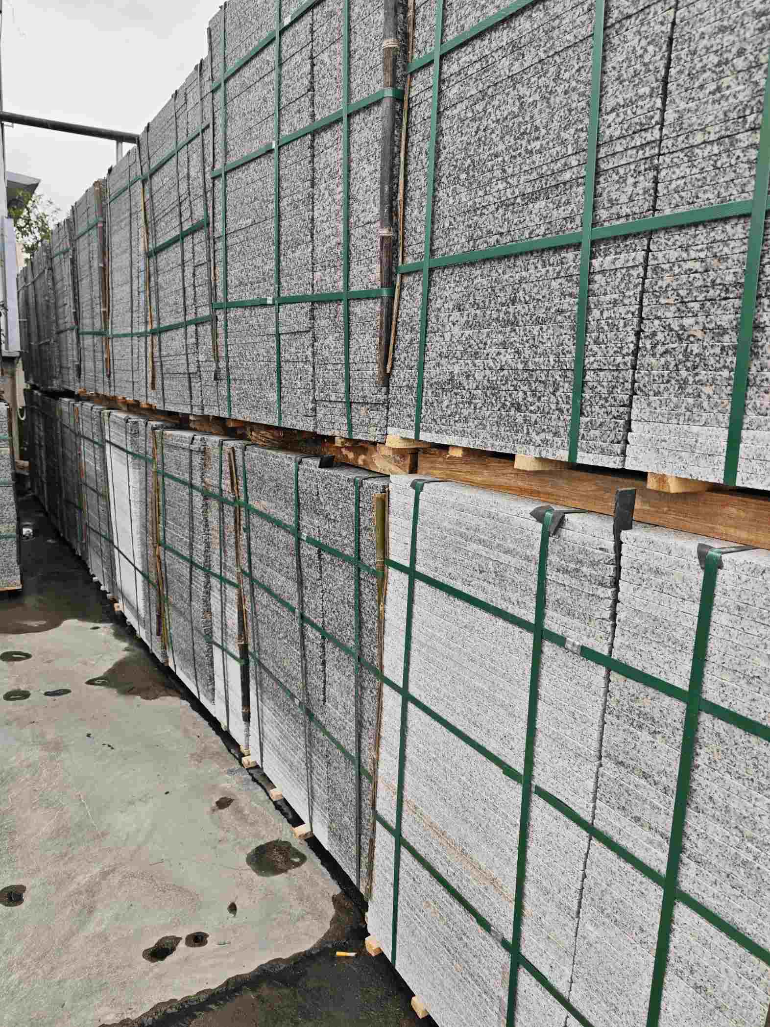 双鸭山芙蓉白地铺石，石材地铺石