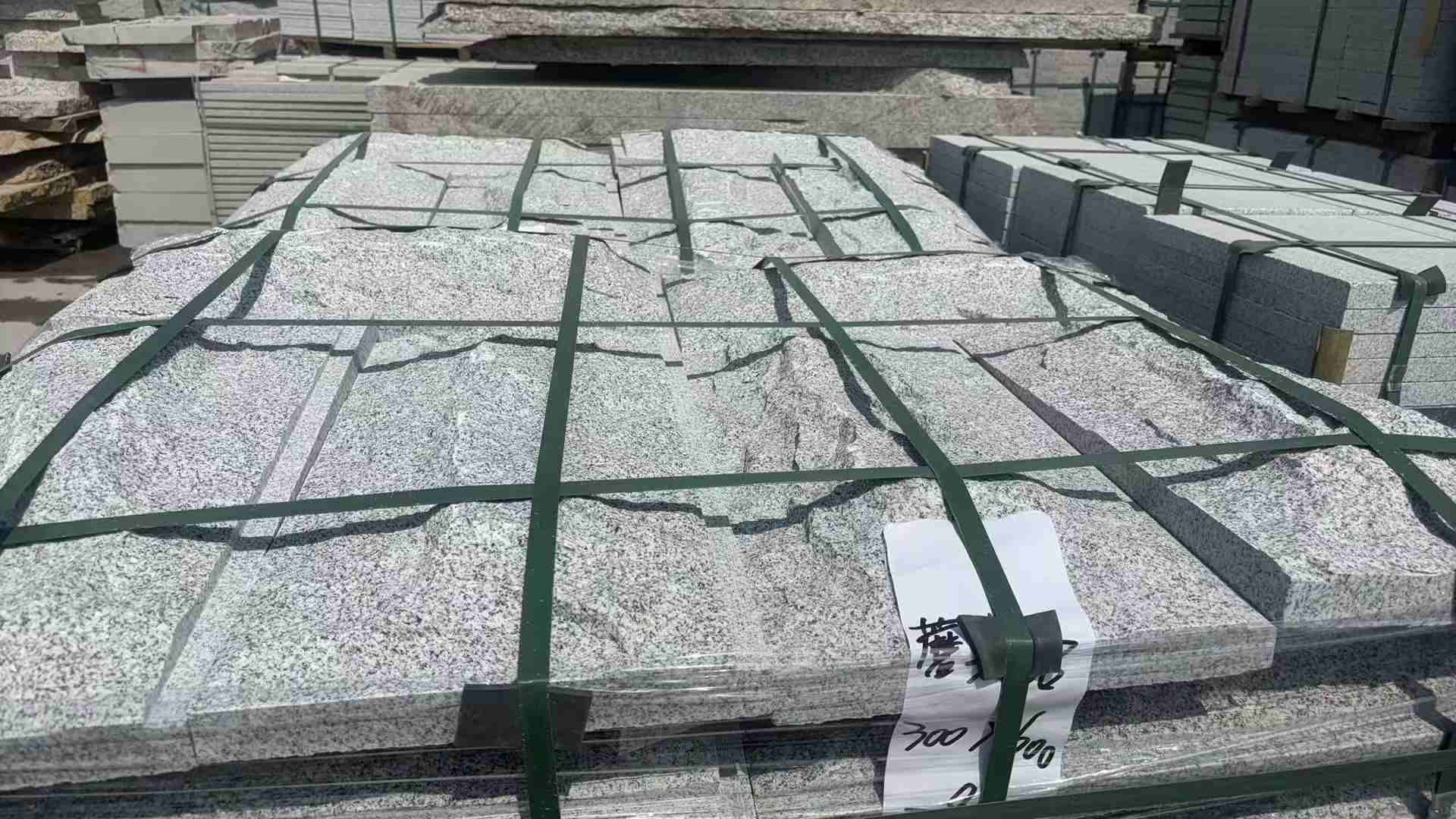 双鸭山蘑菇石 自然面
