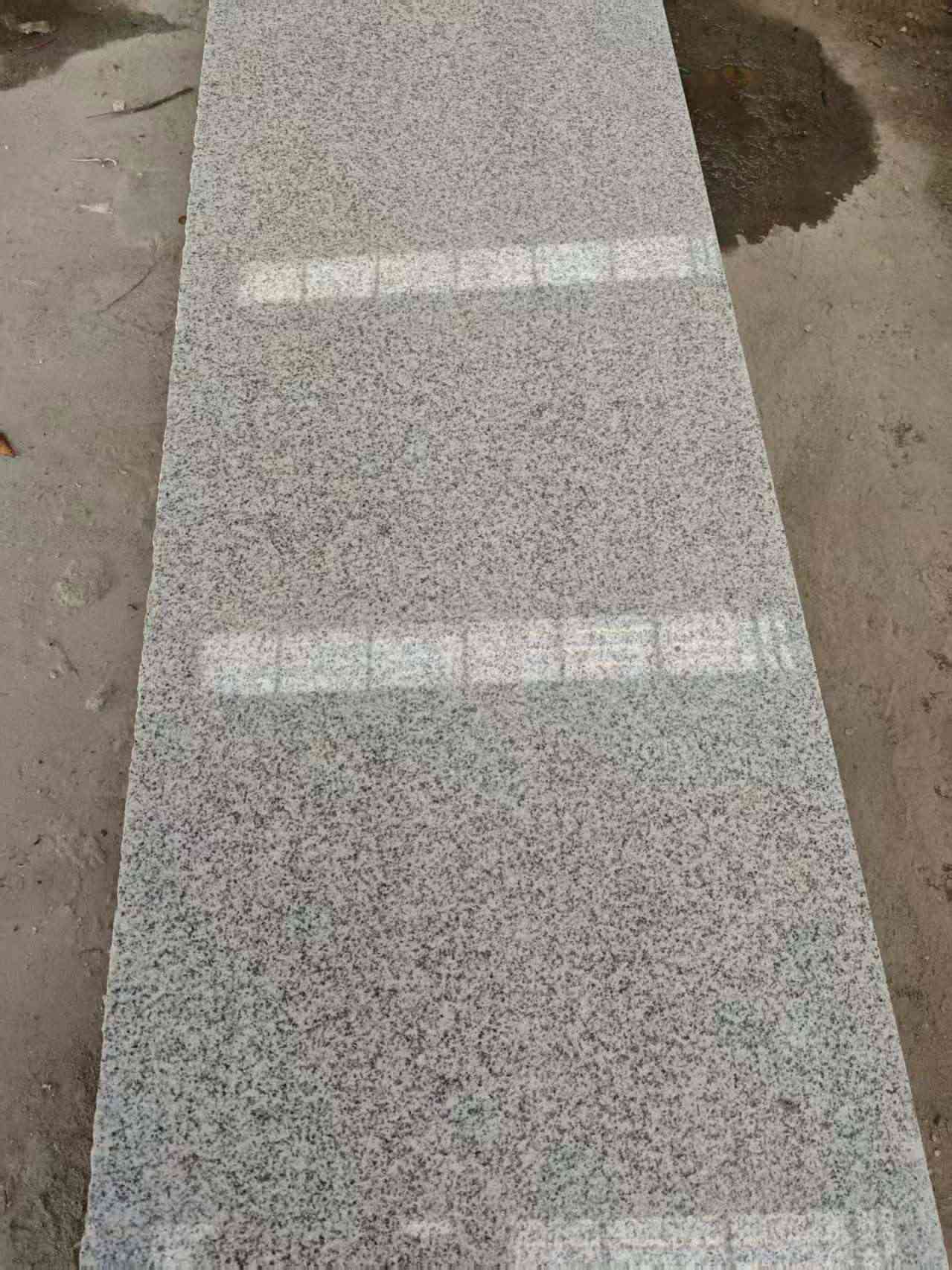 双鸭山芝麻白光面毛板